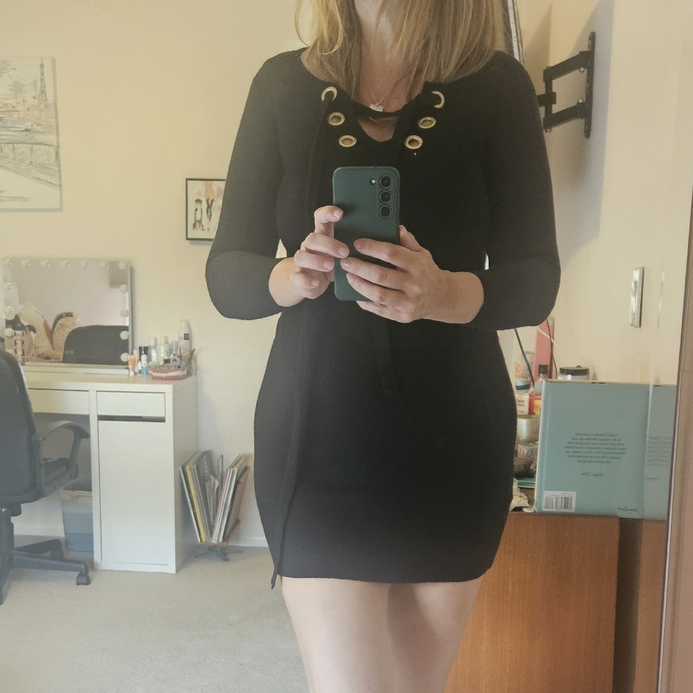 Vineyard Vines Black Lace-Up Dress, Size 4